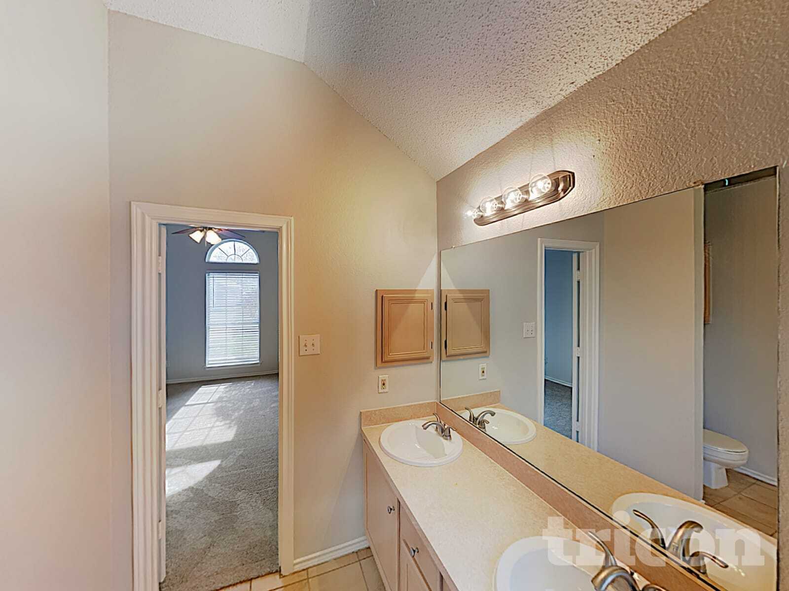 Building Photo - 1415 Develon Dr