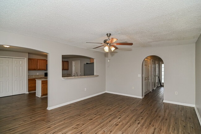 Building Photo - 4459 Marsh Hawk Dr S