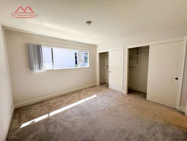 Building Photo - 411 College Ave