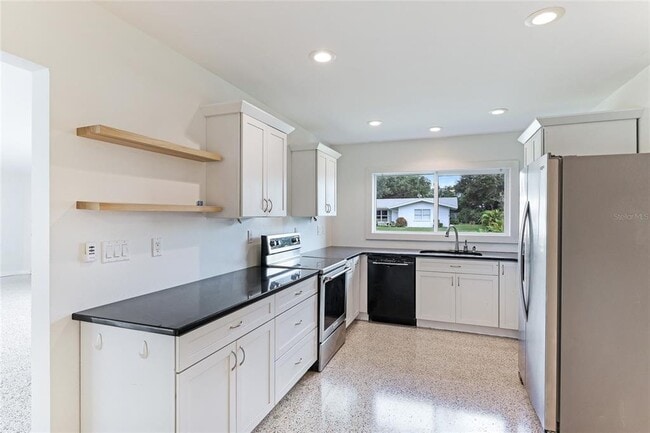 Building Photo - 2618 Valencia Dr