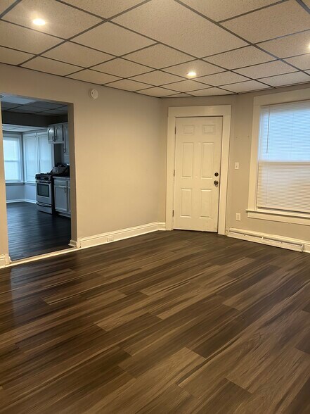 Building Photo - 500 S Kiesel St