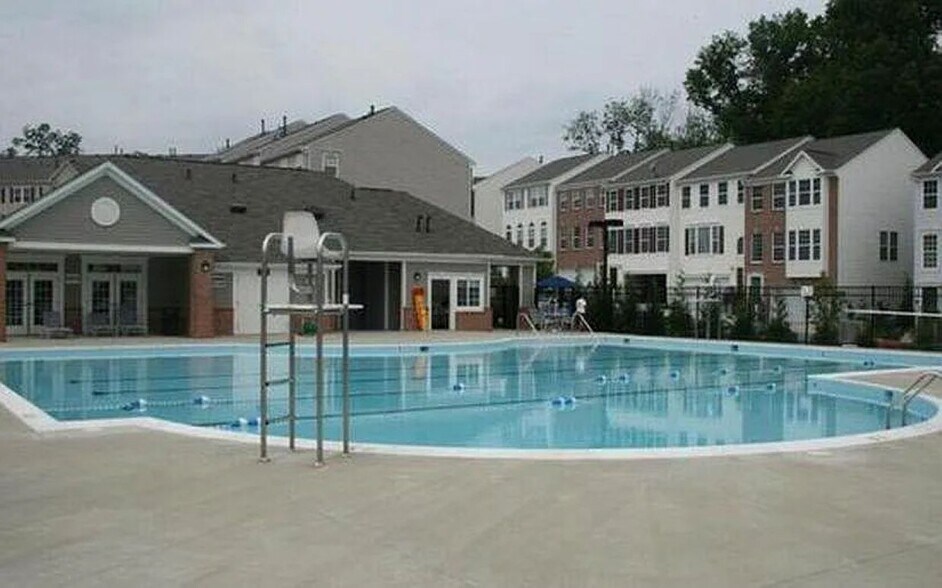 Building Photo - 7591 Cherrybark Oak Ln