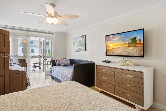 Building Photo - 5401 Collins Ave