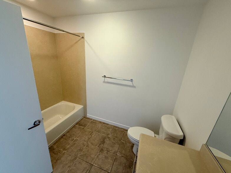 Building Photo - 288 3rd St