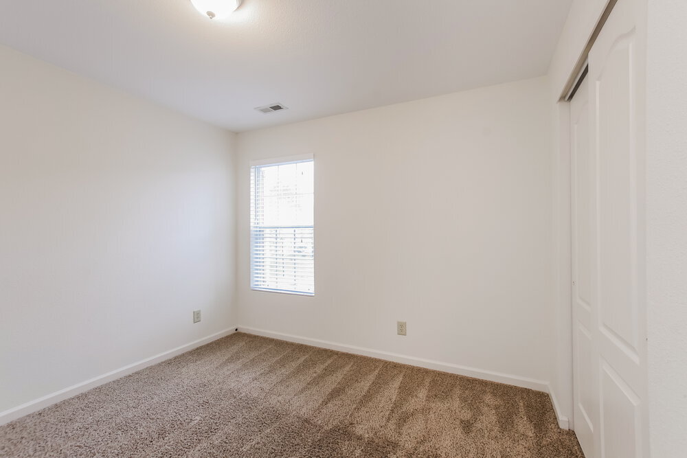 Building Photo - 14215 Luscombe Farm Rd