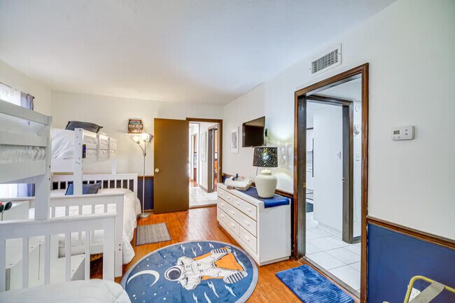 Building Photo - 9 Francis St