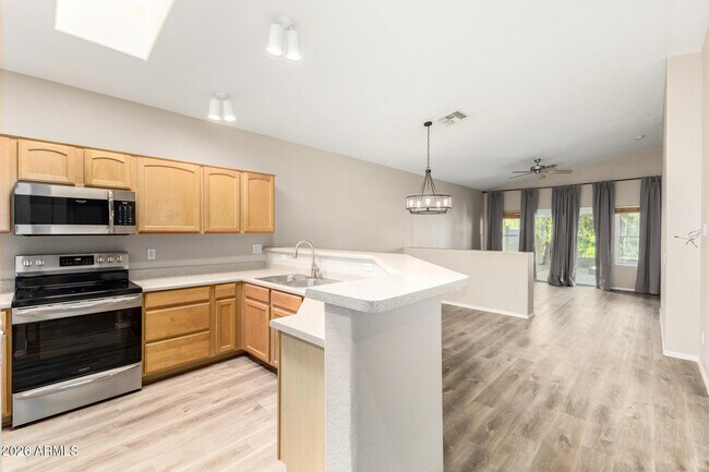 Building Photo - 3094 E Stottler Dr