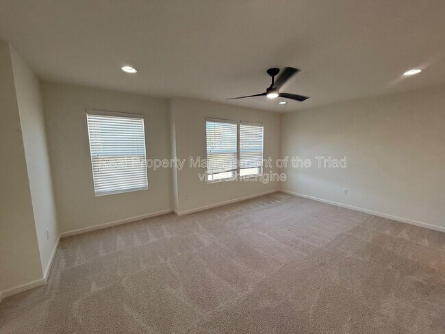 Building Photo - 1311 Red Deer Dr