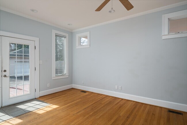 Building Photo - 1378 Fontaine Rd