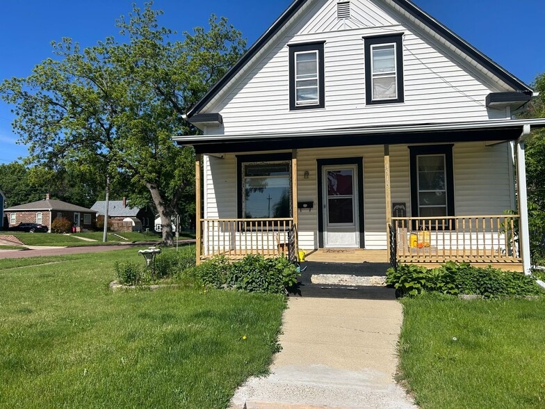 Primary Photo - 1515 S Duluth Ave