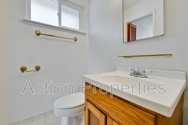 Building Photo - 1062 Kelly Dr