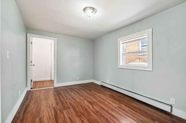 Building Photo - 921 15th St