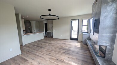 Building Photo - Rhine House Lofts