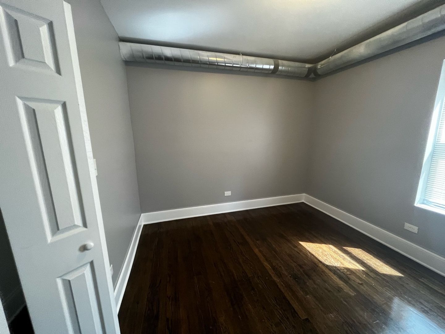 Building Photo - 7517 S Yale Ave