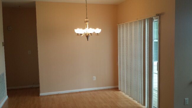 Building Photo - 5000 Willow Branch Way