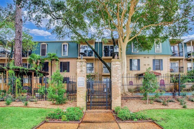 Building Photo - 4515 Briar Hollow Pl