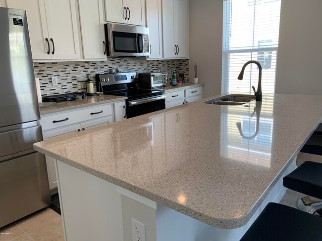 Building Photo - 1296 Bolton Pl