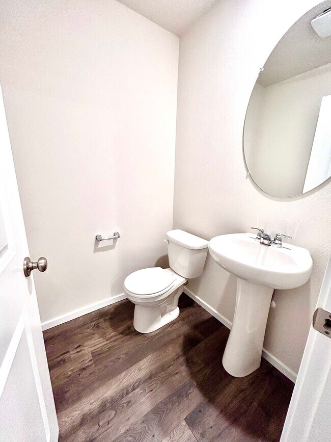 Building Photo - 10407 NE 119th Ave