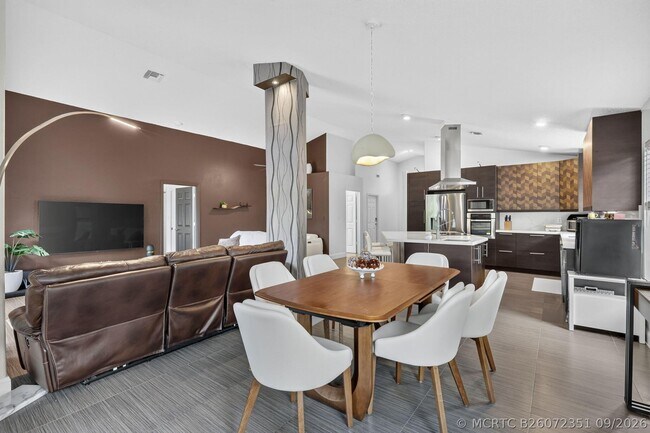 Building Photo - 1504 Lake Breeze Dr