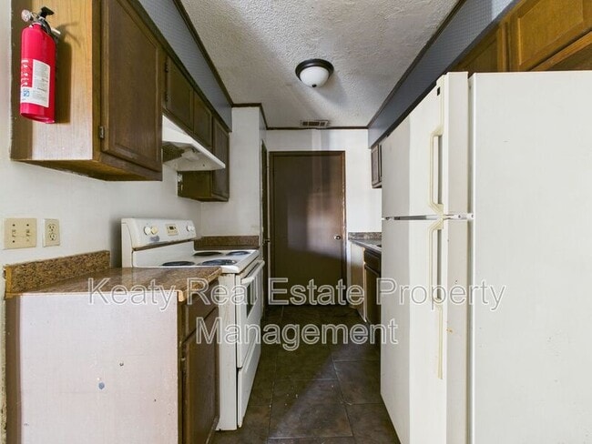Building Photo - 102 Limoges St
