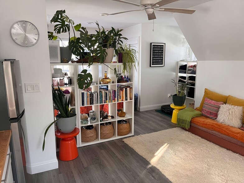 Building Photo - 196 Sheephill Rd