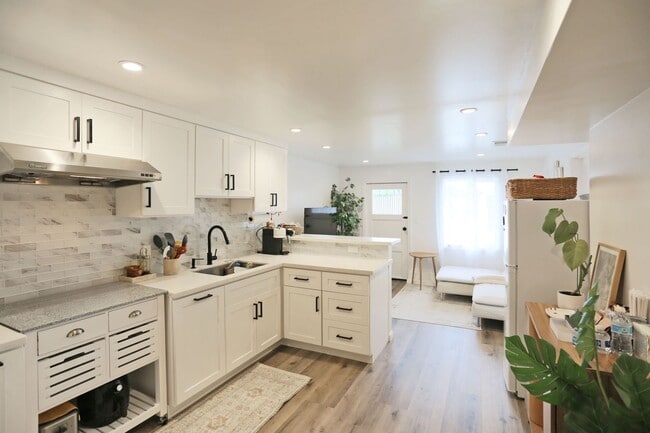 Building Photo - OPEN HOUSE: Wednesday (9/10) 6:30pm-7:00pm...