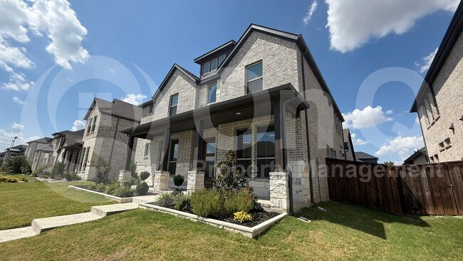 Building Photo - 3508 Covedale Blvd