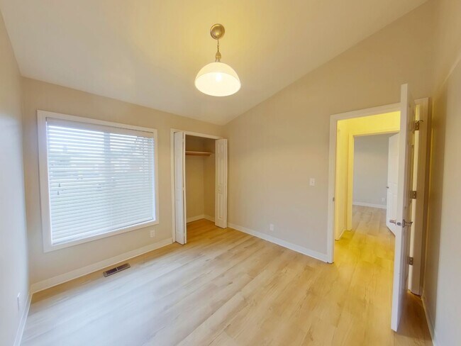 Building Photo - 2310 Snelling Dr