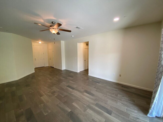 Building Photo - Tulare home coming soon!