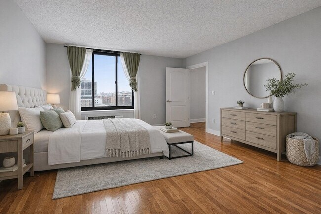 Building Photo - 415 Newark St.