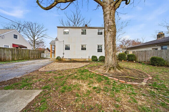 Building Photo - 532 N Drexel Ave