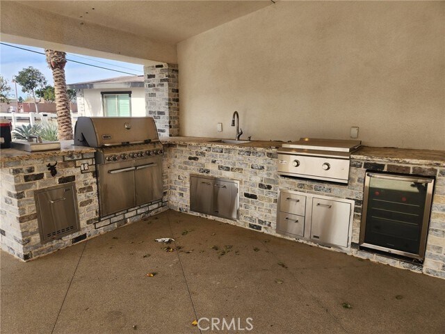 Building Photo - 3931 Hillside Ave