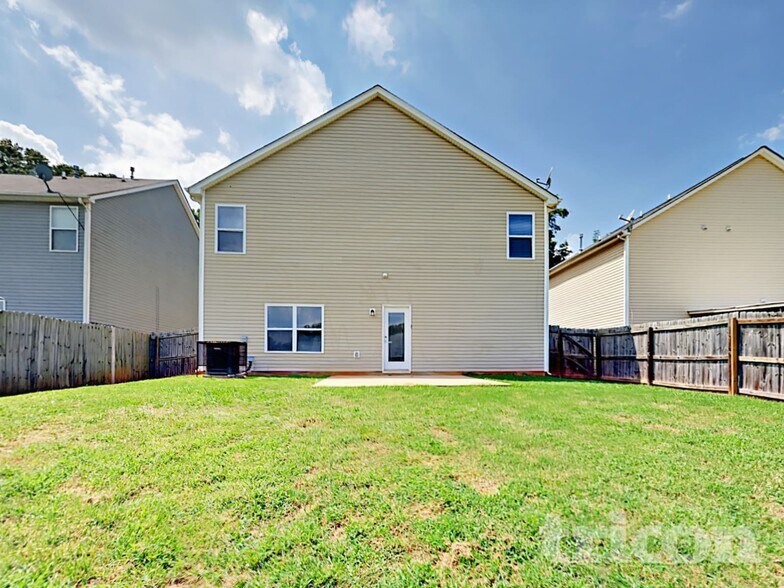 Building Photo - 8600 Old Potters Rd