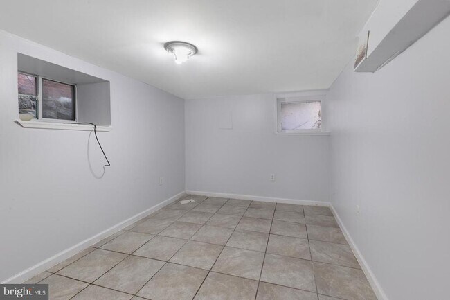 Building Photo - 5147 Hazel Ave