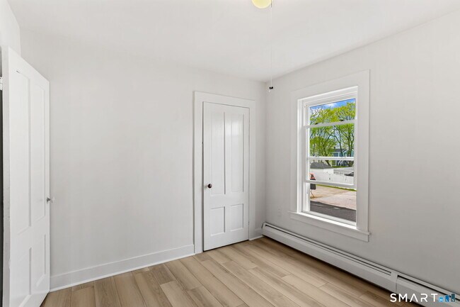 Building Photo - 63 Reynolds St