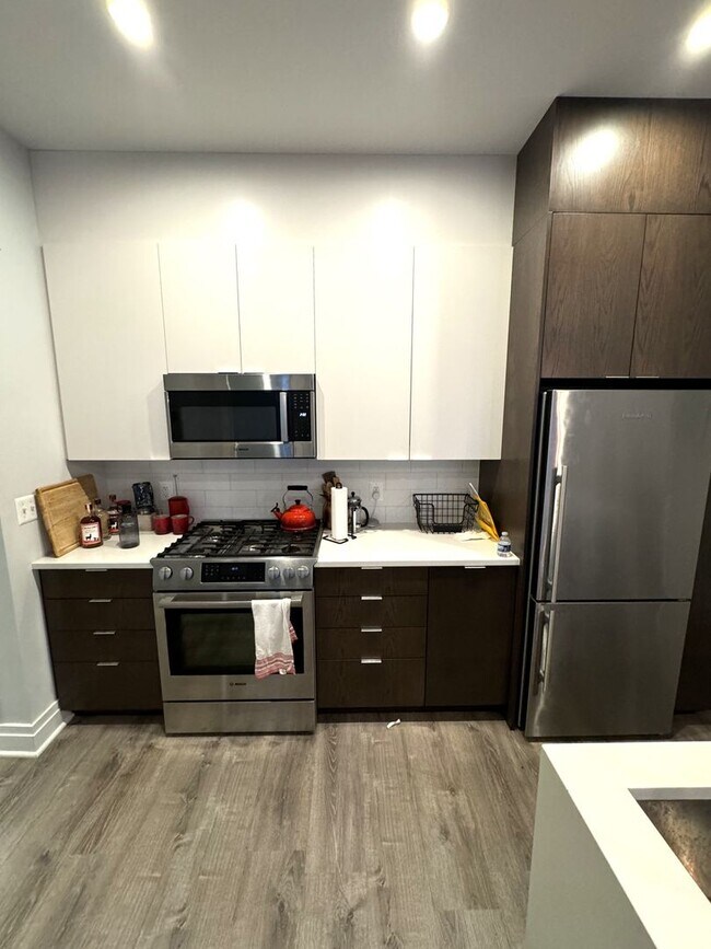 Building Photo - Centrally located 1BR/1BA Dupont Circle $2600 a month