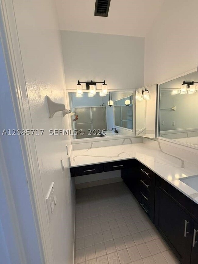 Building Photo - 1350 Periwinkle Pl