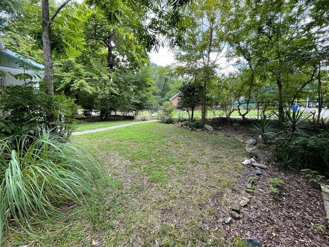 Building Photo - Charming 2br house on the Northside of Cha...