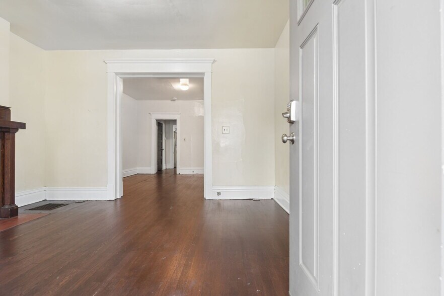 Building Photo - 170 Chittenden Ave