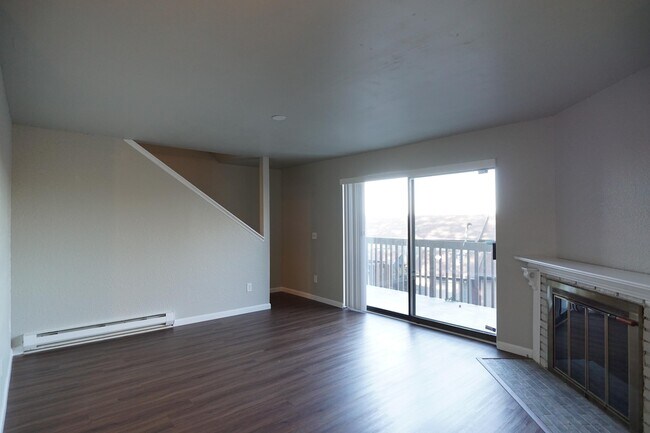 Building Photo - 25046 Lake Fenwick Rd