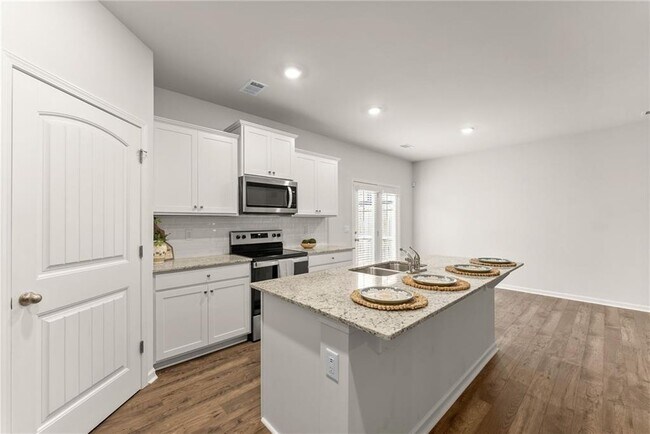 Building Photo - 300 Stoneybrook Dr