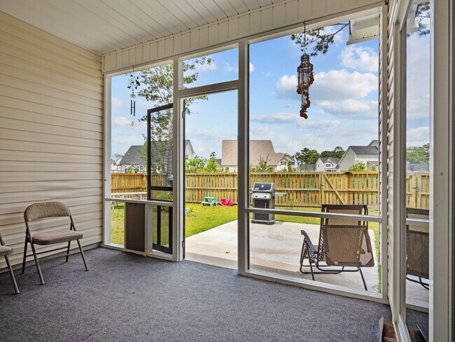 Building Photo - 251 Breakwater Dr