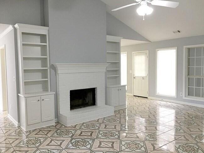 Building Photo - 2515 Freemans Walk Dr