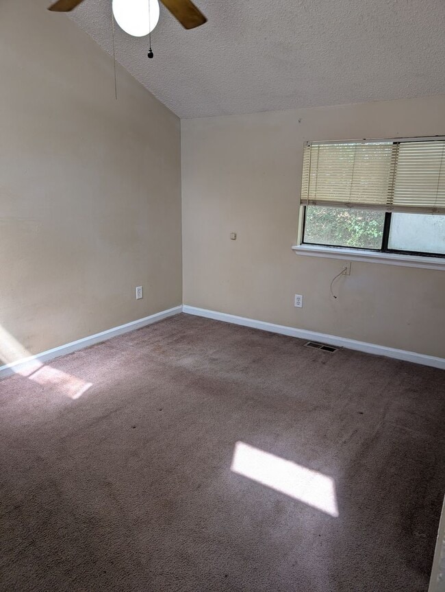 Building Photo - 2/2 Duplex Convenient to TCC and FSU