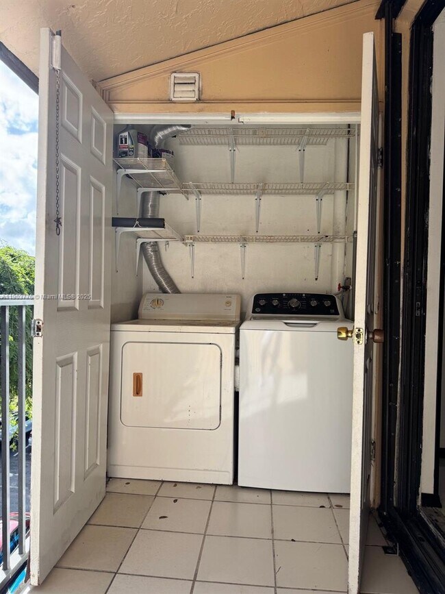 Building Photo - 14301 N Kendall Dr