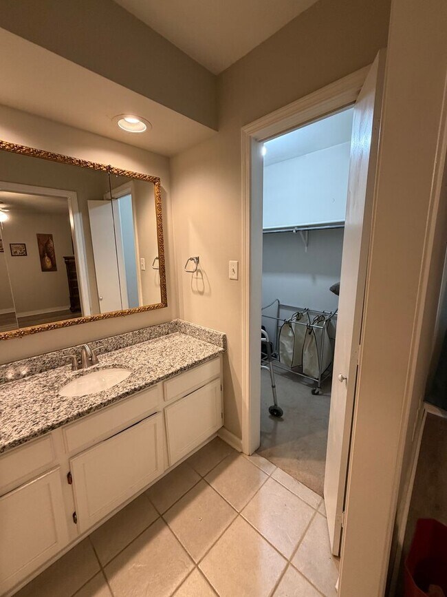 Building Photo - 9505 Balsa Dr