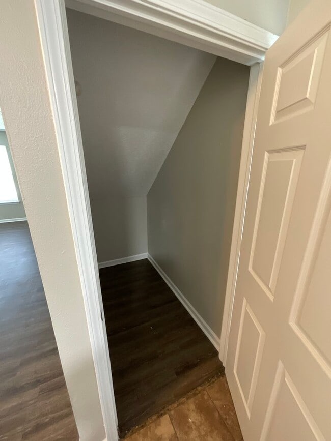 Building Photo - 4 Bed 2 Bath Home for Rent