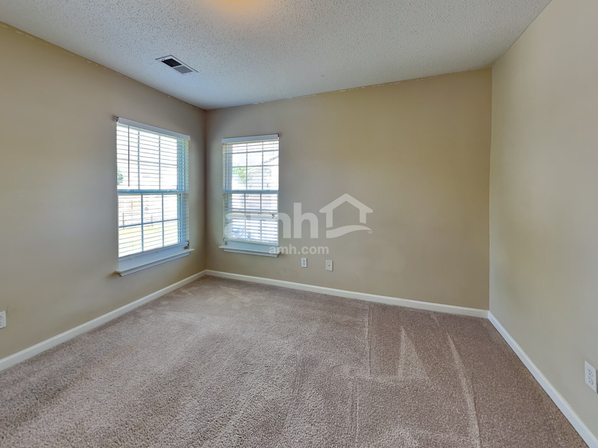 Building Photo - 653 Timber Walk Dr