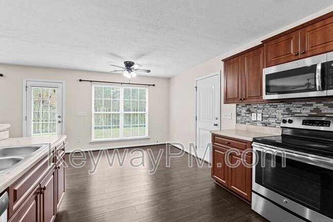 Building Photo - 1468 Collins Dr