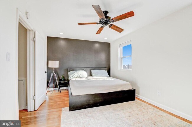 Building Photo - 1371 Adams St NE